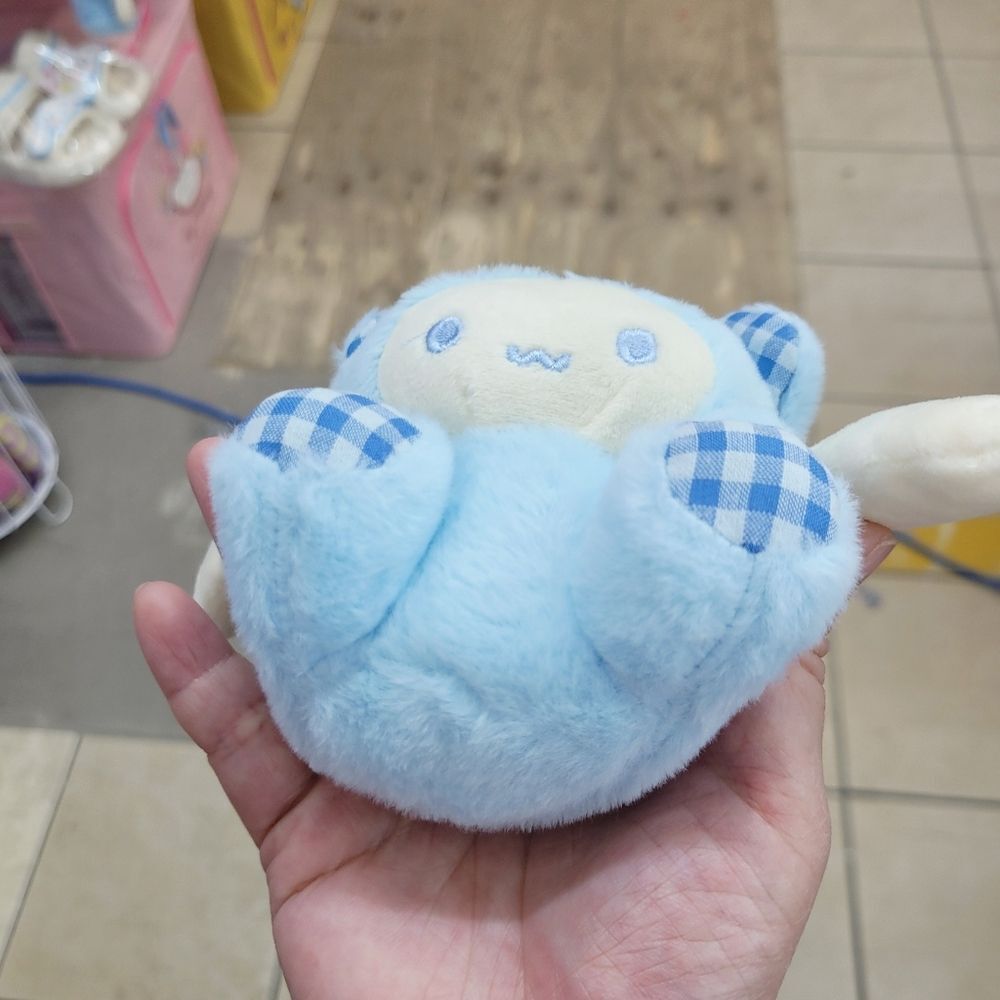 Brand New Cinnamoroll Blue & White Plushies Keychain - Picture 3 of 8